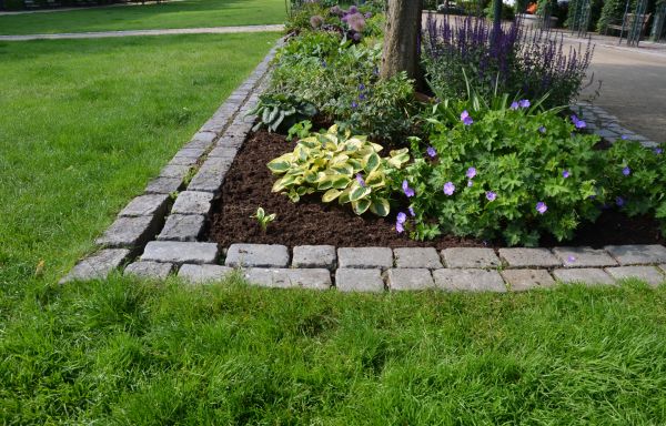 Flower Bed Mulching in Bowie